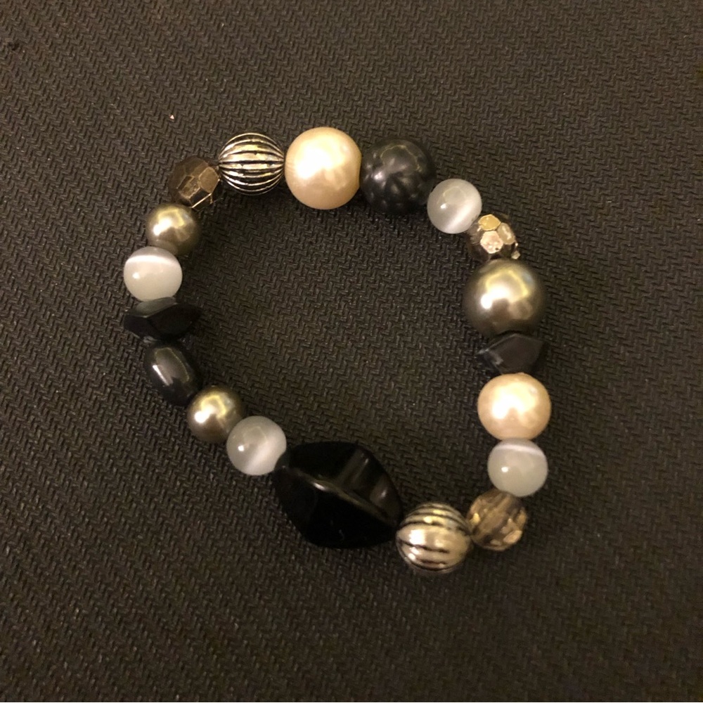 Lovely gem bracelet silver, gray, black, pearl